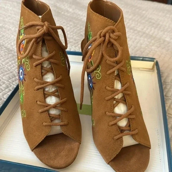 *Final Price* Sbicca Vintage Collection Sz 7 Suede Embroidered Sandal Boho - Picture 2 of 7